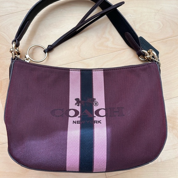 Coach Sutton Horse and Carriage Bag in Signature Jacquard Oxblood - Picture 3 of 4